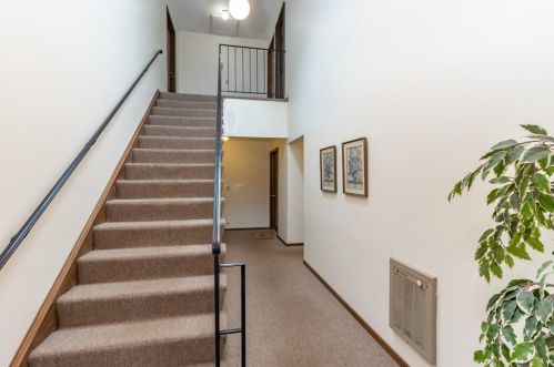 1636 Charlton St, Saint Paul, MN 55118-3875