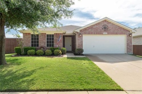 2209 Maplecrest Dr, Oak Point, TX 75068-5778