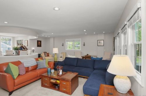 128 Garwood Rd, Bridgeport CT  06611-2220 exterior