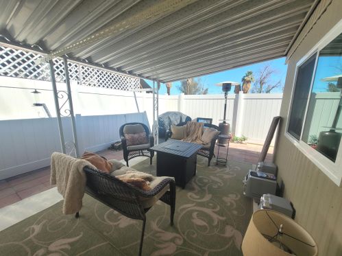 140 Calle Arriba, Palm Springs CA  92264-6329 exterior