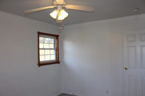 1 Nancy Dr, Jeannette PA  15644-1040 exterior