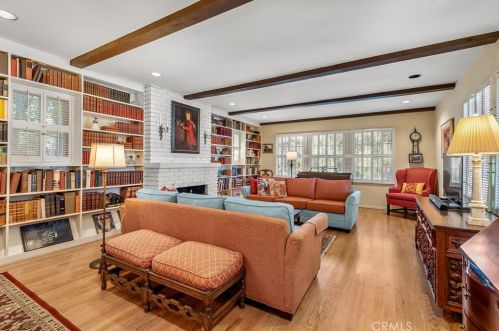 3870 Carpenter Ave, North Hollywood CA  91604-3729 exterior