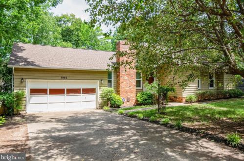 3902 Doran Rd, Fredericksburg, VA 22407-6875