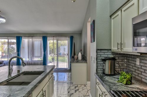 8489 Mcgray Way, Elk Grove CA  95624-4121 exterior