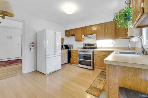 109 Hiawatha Blvd, Oakland NJ  07436-2905 exterior