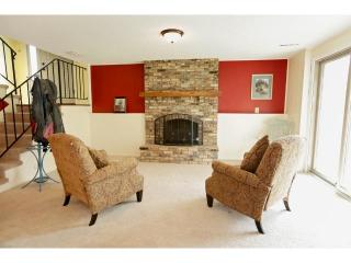 4533 Bridge Ct, Saint Paul, MN 55126-2220