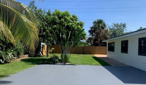 230 Seacrest Ln, Delray Beach FL  33444-4312 exterior