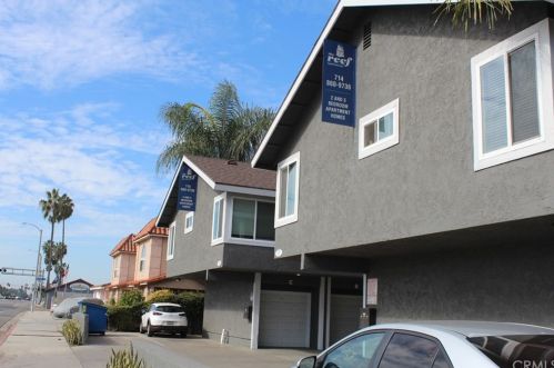 7561 Warner Ave, Huntington Beach, CA 92647-5718