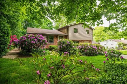 2000 Rockwell Dr, Hermitage, PA 16148-1586