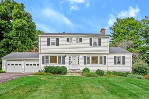 104 Devoe Rd, Chappaqua, NY 10514-3616