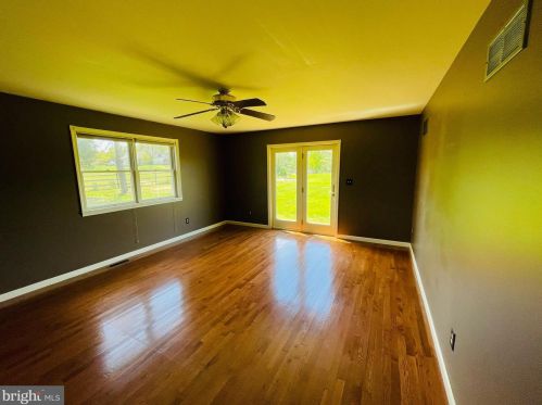 2879 Perkiomenville Rd, Harleysville PA  19438-1343 exterior