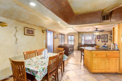 3319 61 St, Phoenix AZ 85033-4112 exterior