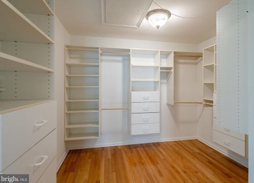 1042 Charter Oaks Dr, Lansdale PA exterior