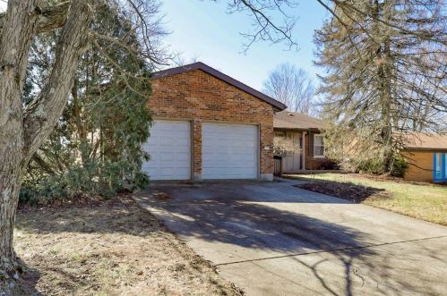 1725 Forester Dr, Cincinnati, OH 45240-1033