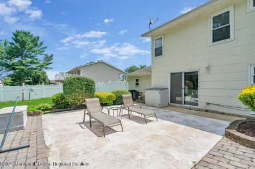 34 Wyoming Dr, Jackson Twp NJ  08527-1544 exterior