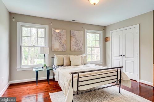 10108 Nedra Dr, Great Falls VA  22066-2835 exterior