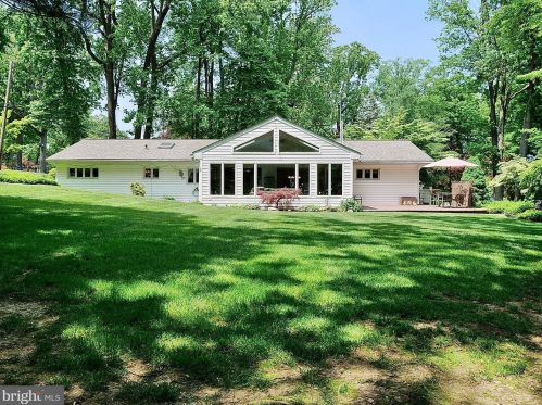 478 Sharon Dr, Wayne, PA 19087-2222