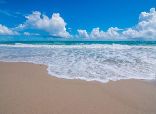 935 Causeway Blvd, Vero Beach FL  32963-2235 exterior