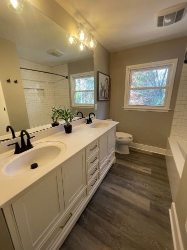1115 Summit Dr, Waukesha WI  53186-5435 exterior