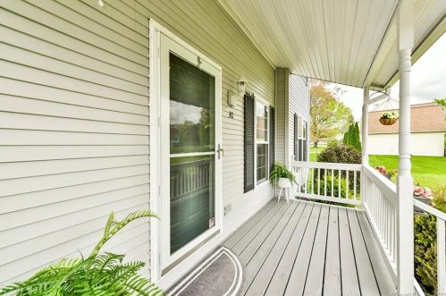 30 Botticello Dr, Manchester, CT 06042-1675