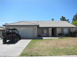 482 Stanford Dr, Barstow, CA 92311-6632
