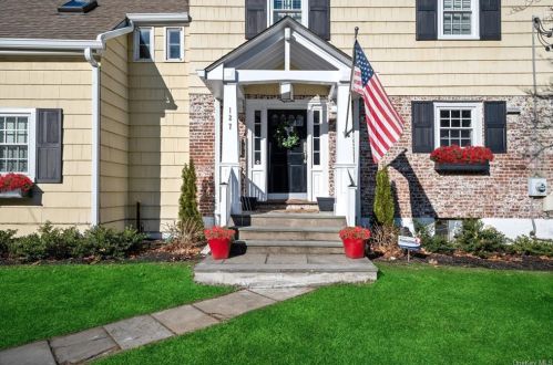 127 Highbrook Ave, New Rochelle, NY 10803-2001