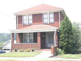 225 Edgewood Ave, Trafford, PA 15085-1114