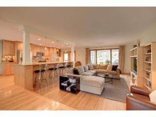9600 Rich Rd, Minneapolis, MN 55437-2024
