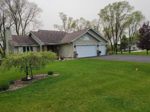 173 Tara Dr, Tomah, WI 54660-2221