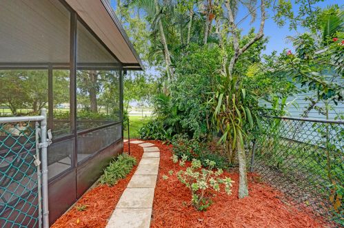5336 Courtney Cir, Boynton Beach, FL 33472-1280