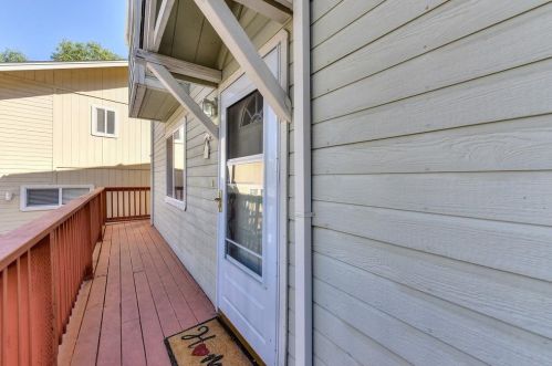 1340 Oak Ridge Dr, Cape Horn, CA 95713-9225