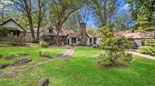 60 Cabin Ridge Rd, Chappaqua, NY 10514-2404