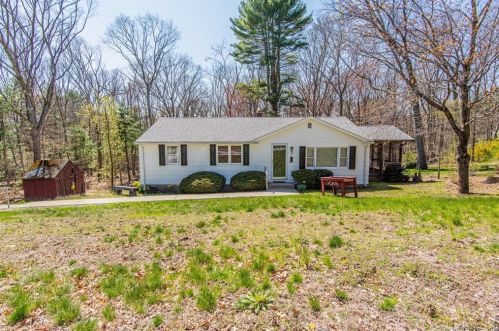 20 Oak Hill Dr, Putnam, CT 06260-3222