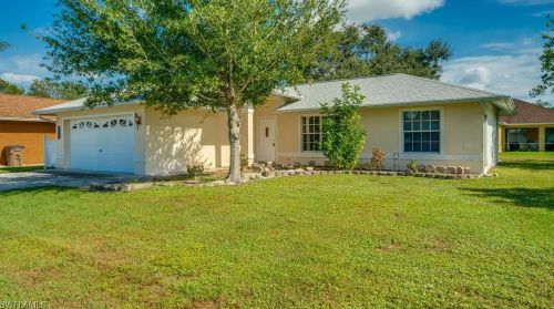 1518 Senior Ct, Lehigh Acres, FL 33971-2037