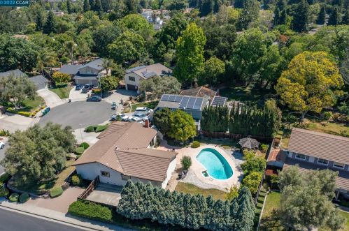 1 Carousel Ct, San Ramon CA  94583-1707 exterior