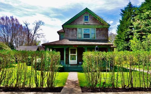 171 Newtown Ln, East Hampton, NY 11937-2453