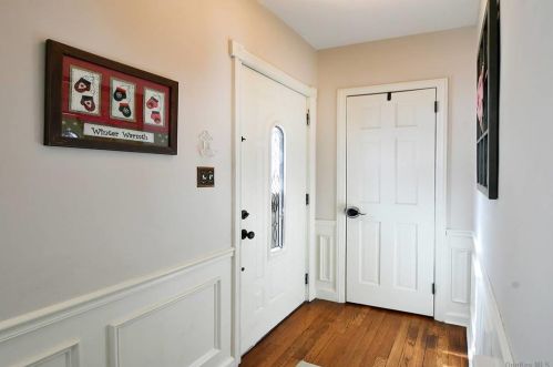 2707 Range Rd, North Bellmore, NY 11710-2844