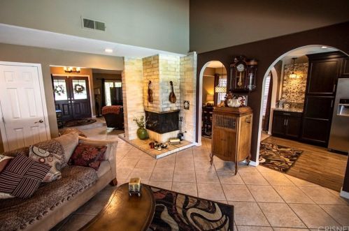 24944 Avenida Balita, Santa Clarita, CA 91355-3030