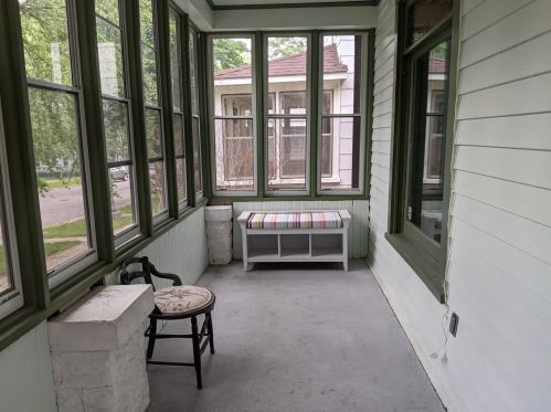 51 Hatch Ave, Saint Paul, MN 55117-4938
