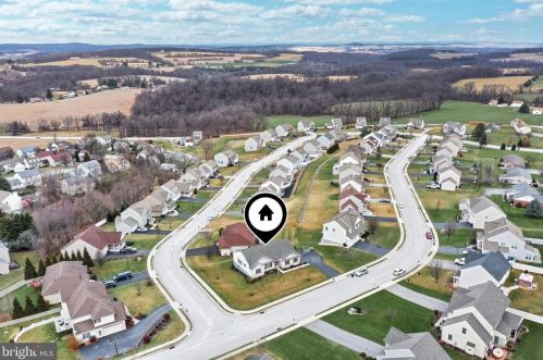 30 Centre Ct, Red Lion PA  17356-8949 exterior