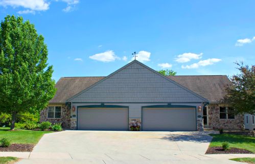 1211 Firethorn Dr, West Bend, WI 53090-5443