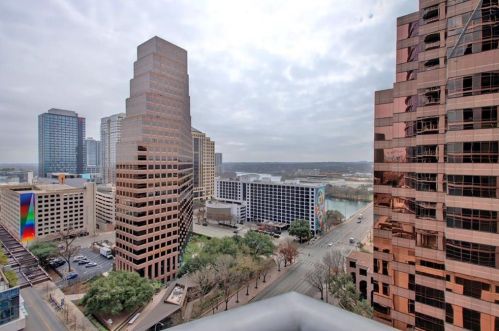 200 Congress Ave, Austin TX  78701-4507 exterior