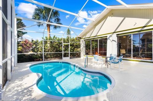 5570 Williams Dr, Fort Myers Beach, FL 33931-4030