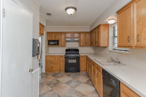 601 Headlee St, Denton TX  76201-0852 exterior