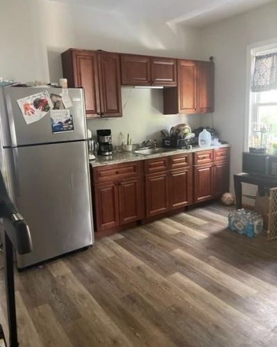 220 Amherst St, Providence RI 02909-2639 exterior