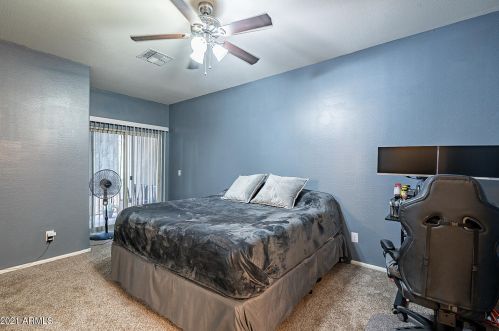 1945 77 Dr, Phoenix AZ 85033-2453 exterior