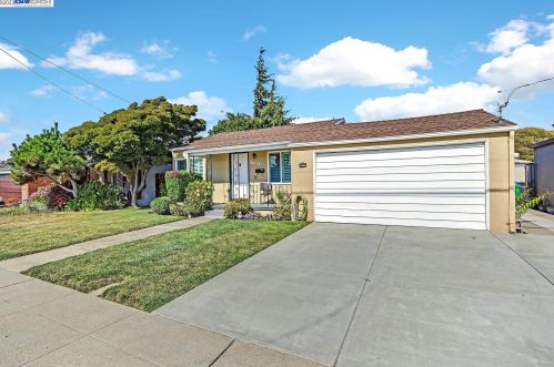 17068 Via Chiquita, San Lorenzo CA  94580-2719 exterior