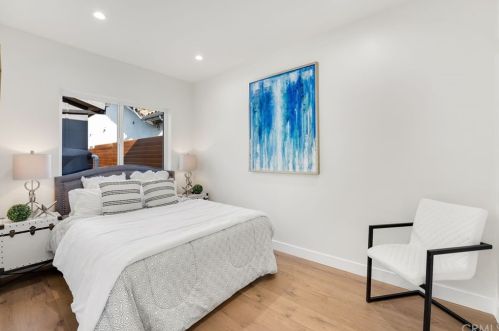 4709 Norwich Ave, Van Nuys CA  91403-2017 exterior