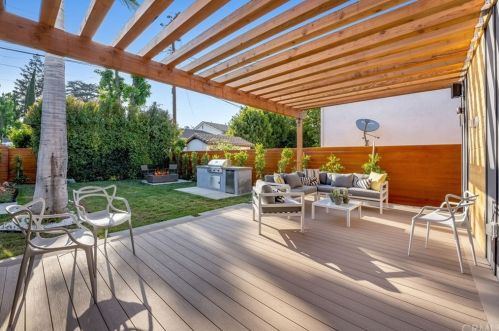 4709 Norwich Ave, Van Nuys CA  91403-2017 exterior