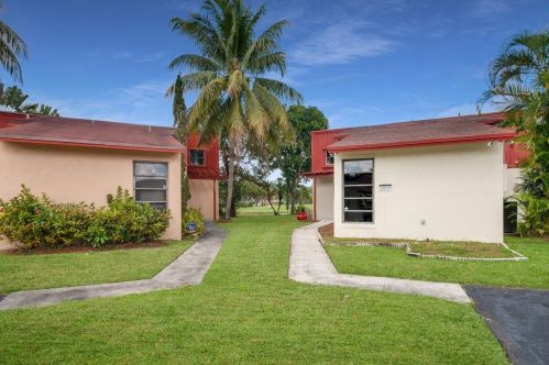 10033 16th St, Hollywood, FL 33025-3604